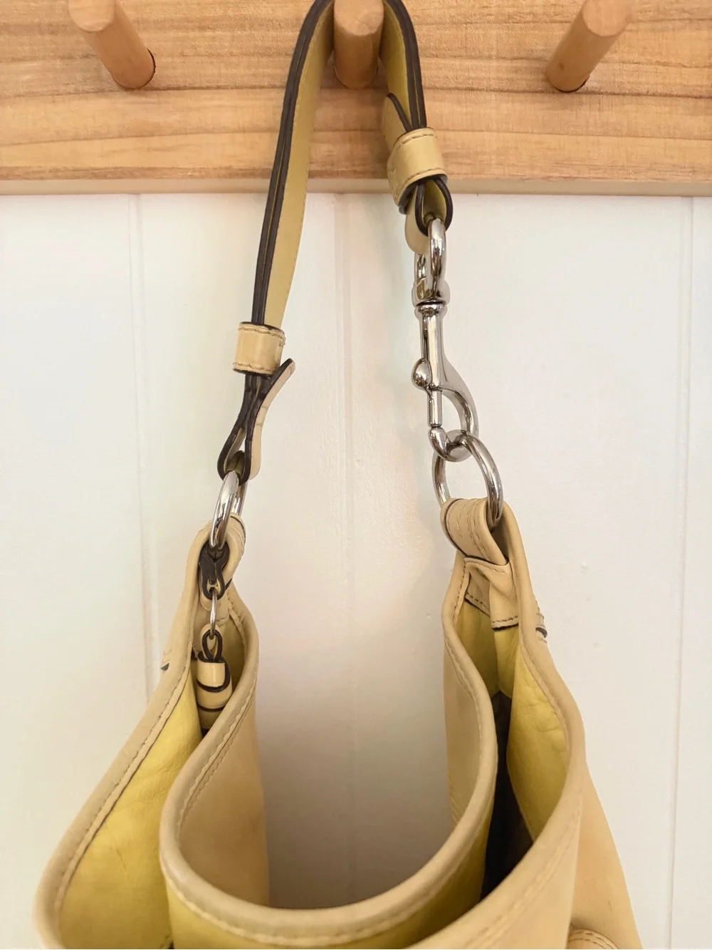 Vintage Coach Bleecker Leather Extra Large Duffle Shoulder Bag Yellow F13356